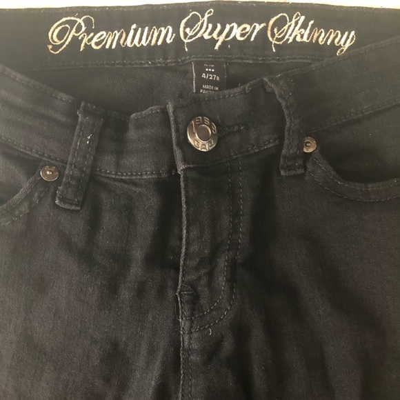 2 Pack Jeans Black (Gap) and White (Old Navy) - Picture 6 of 6